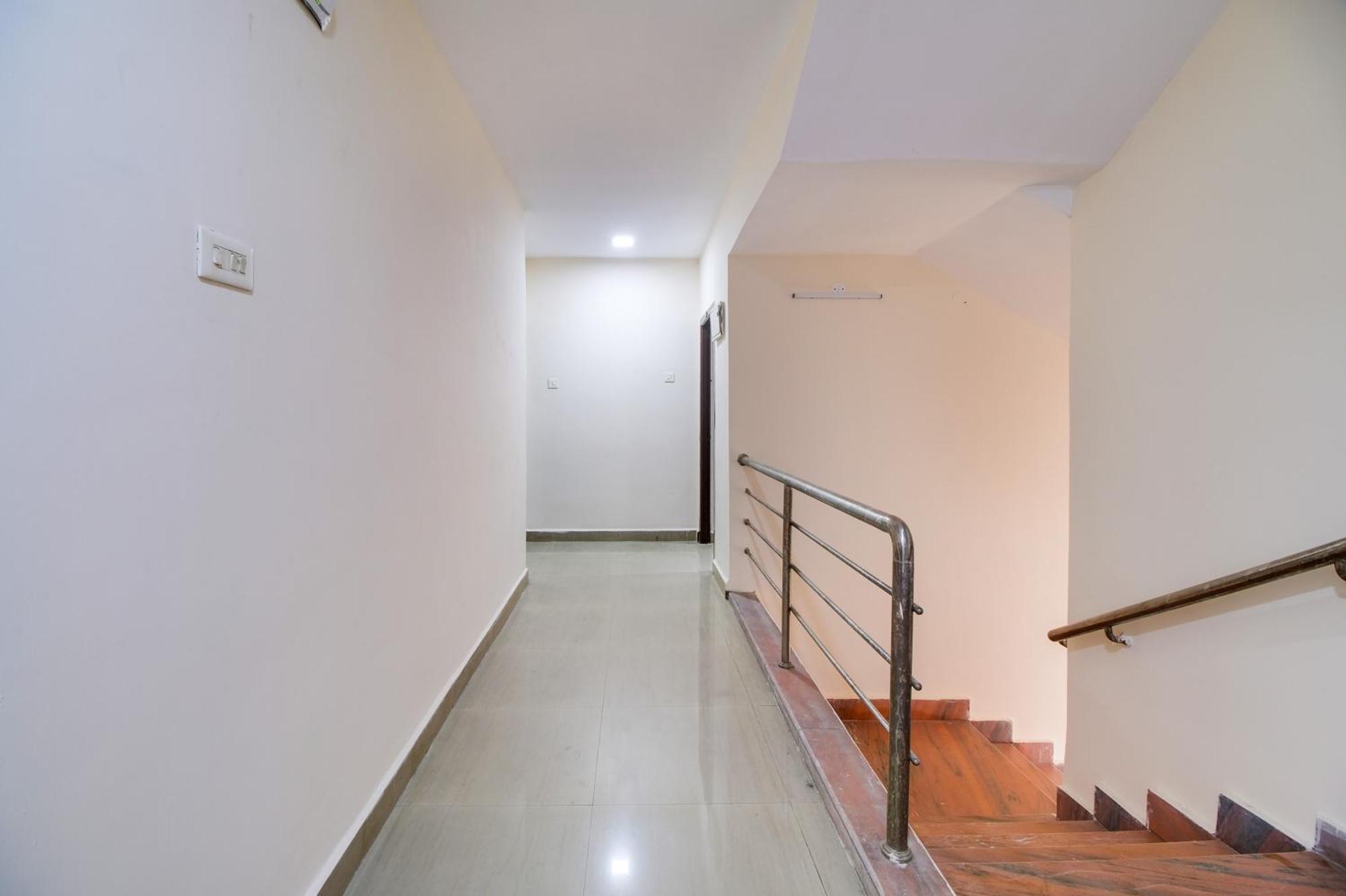 Hotel O Sai Capital Vijayawāda Exterior photo
